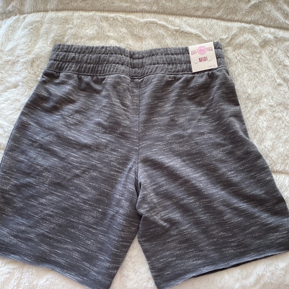 🏷 NWT Girls MIDI Soft Shorts - Picture 3 of 5